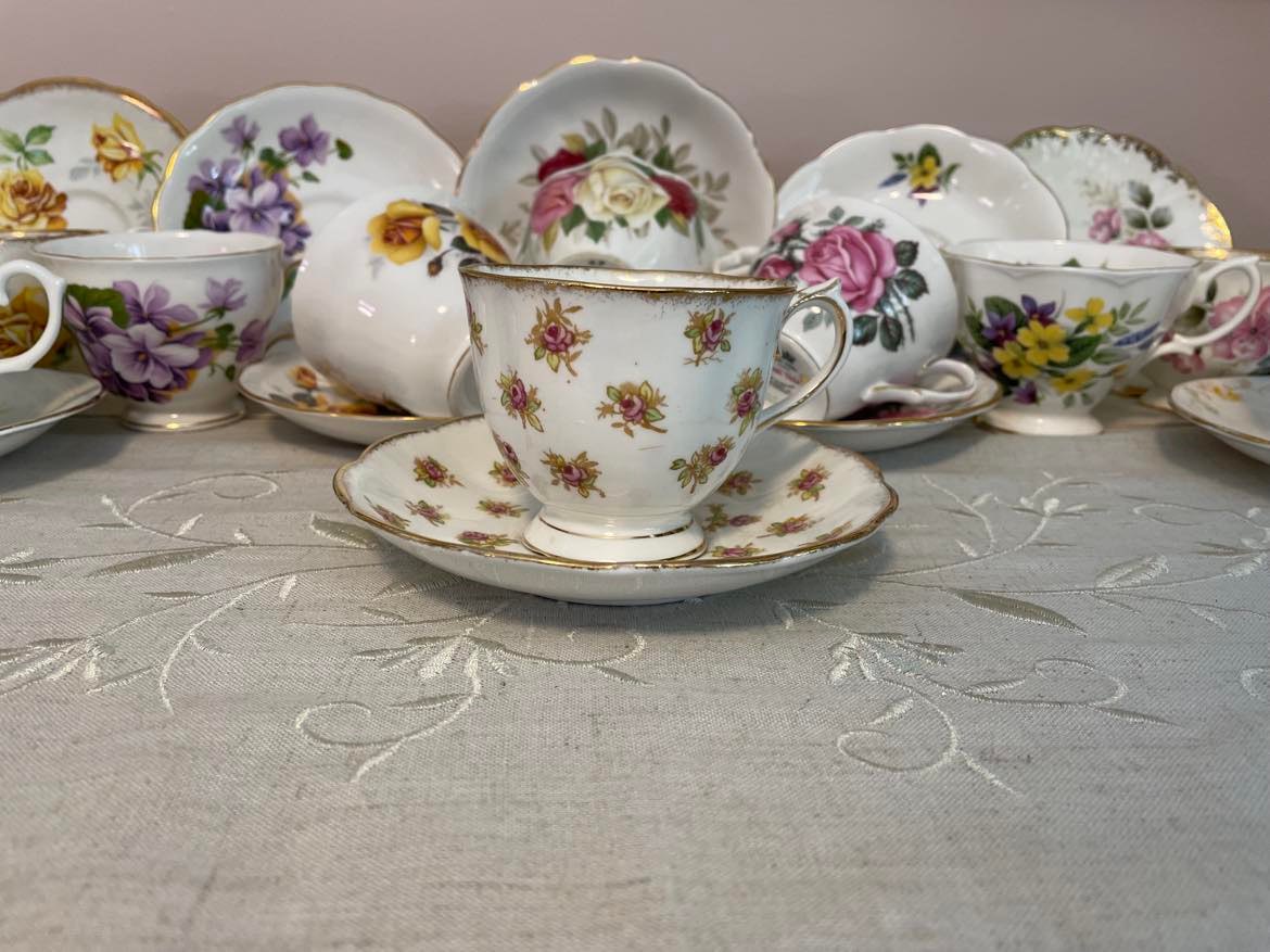 Vintage Royal Albert Tea Cup & Saucer Set