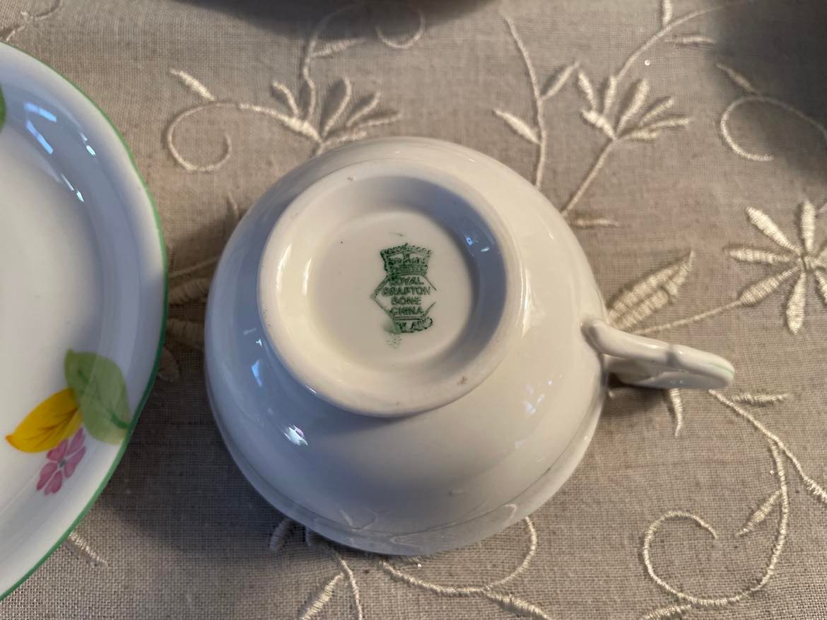 Royal Grafton Bone China Tea Cup & Saucer Set